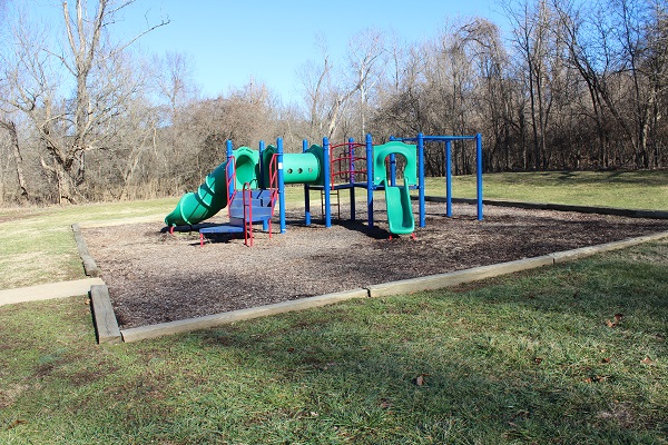 Playground equipment with slides