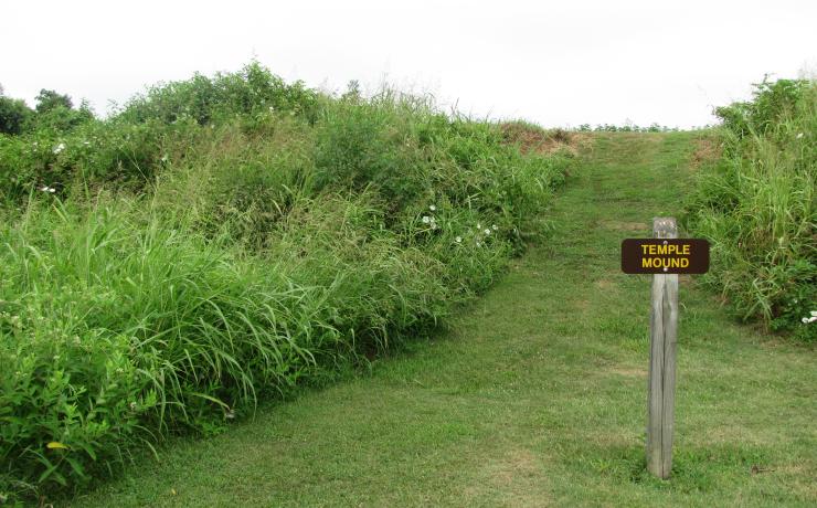 A signpost that reads temple mound