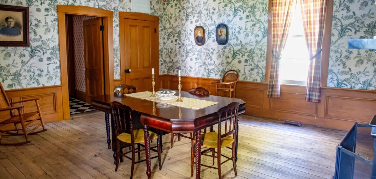 Dining room inside Hunter-Dawson House