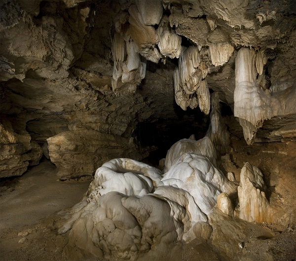 cave formation inside Ozark Caverns