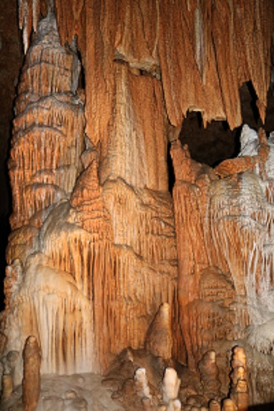 Columns inside Onondaga Cave