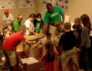 kids working on a project during an interpretive program
